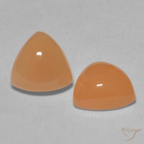 Shop natural 3.56ct Orange moyen Pierre de lune gems, Trillion, from Inde at GemSelect. In stock, global shipping!