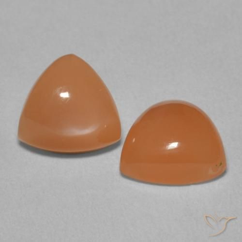 Shop natural 3.60ct Orange abricot chaud Pierre de lune gems, Trillion, from Inde at GemSelect. In stock, global shipping!