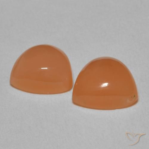 Shop natural 3.60ct Orange abricot chaud Pierre de lune gems, Trillion, from Inde at GemSelect. In stock, global shipping!