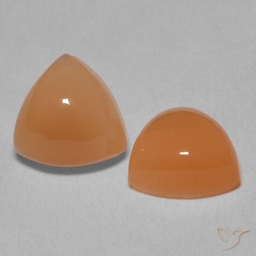 Shop natural 3.92ct Pêche Orange Pierre de lune gems, Trillion, from Inde at GemSelect. In stock, global shipping!