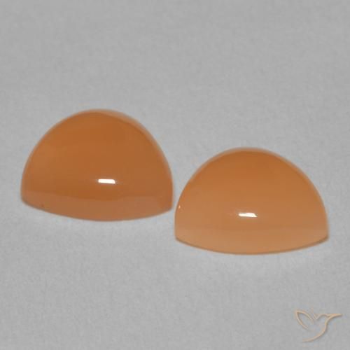 Shop natural 2.76ct Pourpre rougeâtre léger Pierre de lune gems, Trillion, from Inde at GemSelect. In stock, global shipping!