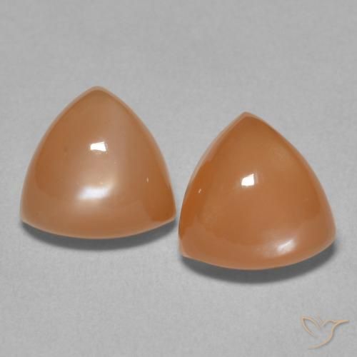 Shop natural 4.36ct Orange clair Pierre de lune gems, Trillion, from Inde at GemSelect. In stock, global shipping!
