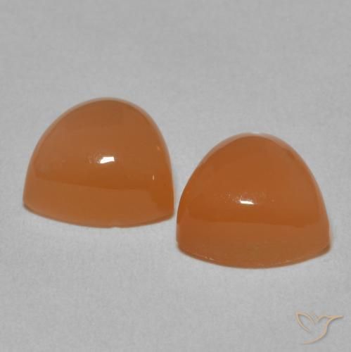 Shop natural 4.36ct Orange clair Pierre de lune gems, Trillion, from Inde at GemSelect. In stock, global shipping!