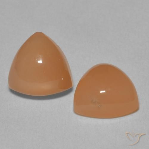 Shop natural 3.71ct Orange cantaloup Pierre de lune gems, Trillion, from Inde at GemSelect. In stock, global shipping!