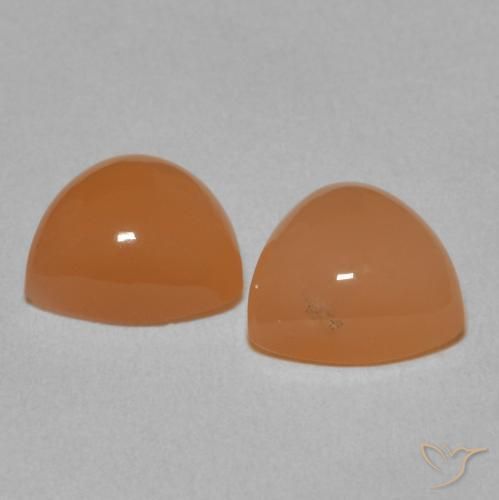 Shop natural 3.71ct Orange cantaloup Pierre de lune gems, Trillion, from Inde at GemSelect. In stock, global shipping!