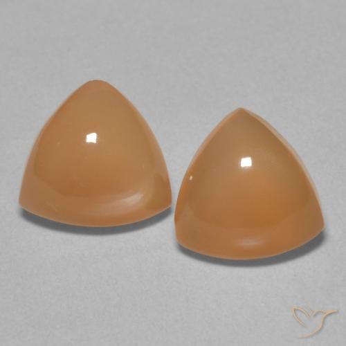 Shop natural 3.14ct Orange abricot chaud Pierre de lune gems, Trillion, from Inde at GemSelect. In stock, global shipping!