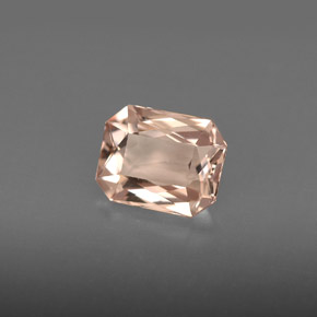 Morganite Saumon naturelle Taille émeraude, 1.45 ct, VVS-VS