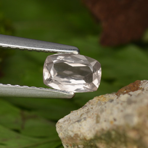 Morganite Rose clair naturelle Coupe coussin, 0.46 ct, VVS