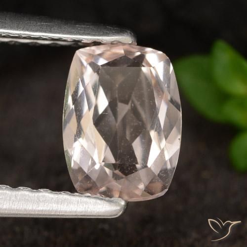 Morganite Rose moyen-léger naturelle Coussin, 0.71 ct, VVS-VS