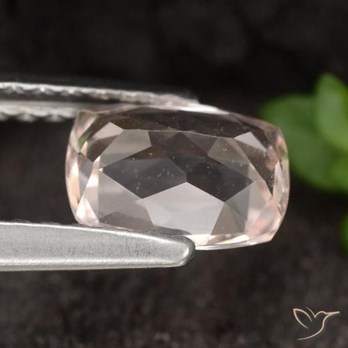 Morganite Rose moyen-léger naturelle Coussin, 0.71 ct, VVS-VS