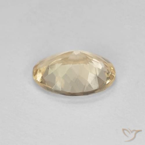 Morganite Doré léger naturelle ovale, 0.89 ct, VVS