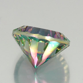 Quartz mystique Partie Supérieure Arc-en-Ciel naturelle Coupe roude, 11.81 ct, VVS