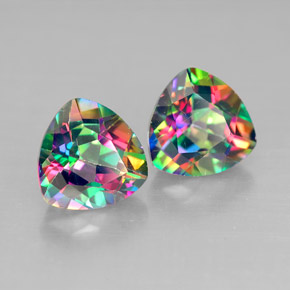 Achetez naturel ct Partie Supérieure Arc-en-Ciel Topaze mystique gems, Trillion, En provenance Brésil chez GemSelect. En stock, livraison internationale!