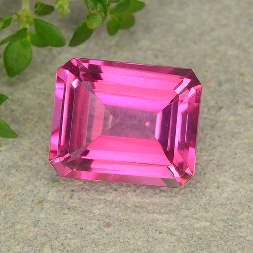 Topaze mystique rose foncé naturelle taille émeraude, 3,74 ct, VVS