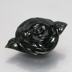 Néphrite noir naturelle forme fantaisie, 63,61 ct, opaque