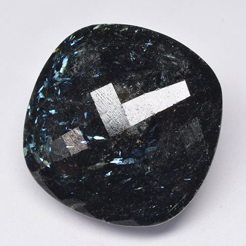 Nuummite noir avec étincelle bleue naturelle coupe coussin, 65,92 ct, opaque