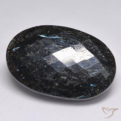 Nuummite Noir avec étincelle bleue naturelle ovale, 45.06 ct, Opaque