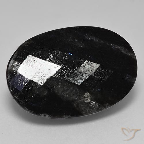 Nuummite Noir avec étincelle bleue naturelle ovale, 24.70 ct, Opaque