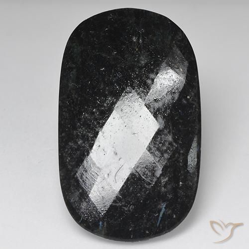 27.33ct Naturel Noir avec étincelle bleue Nuummite, Coussin, Opaque