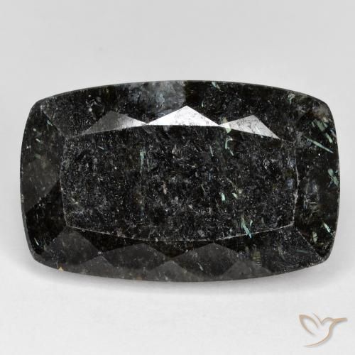 31.64ct Naturel Noir avec étincelle bleue Nuummite, Coussin, Opaque
