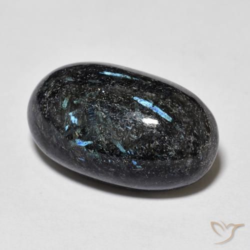 15.01ct Naturel Noir avec étincelle bleue Nuummite, ovale, Opaque