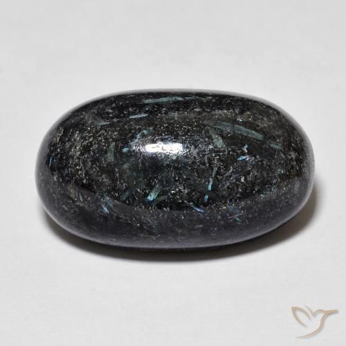 Nuummite Noir avec étincelle bleue naturelle ovale, 15.01 ct, Opaque