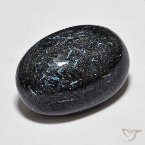 Nuummite Noir avec étincelle bleue naturelle ovale, 20.13 ct, Opaque
