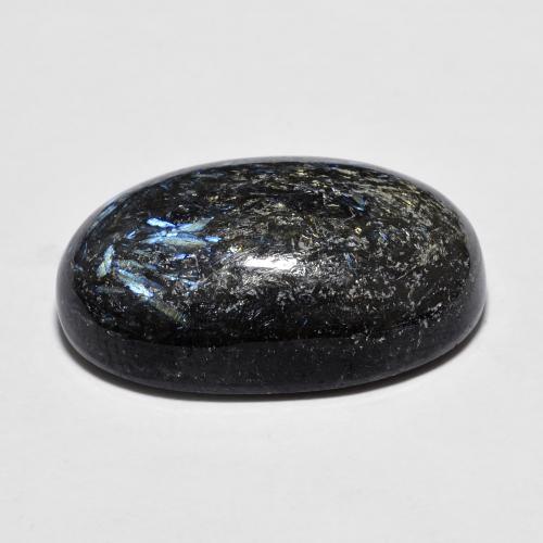 Nuummite noir naturelle coupe ovale, 11,98 ct, opaque