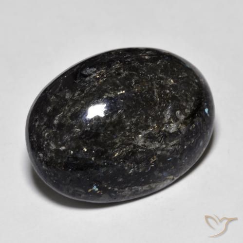 Nuummite Noir avec étincelle bleue naturelle ovale, 19.33 ct, Opaque
