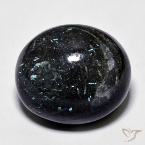 27.94ct Naturel Noir avec étincelle bleue Nuummite, ovale, Opaque