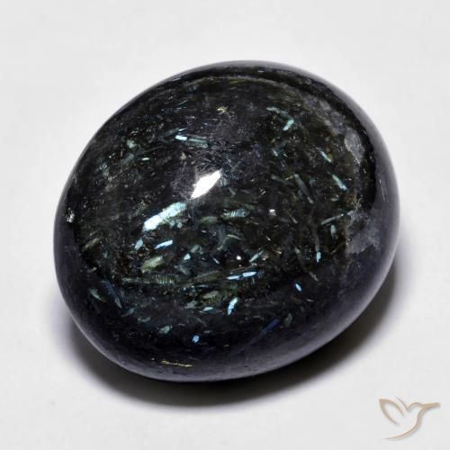 Nuummite Noir avec étincelle bleue naturelle ovale, 27.94 ct, Opaque