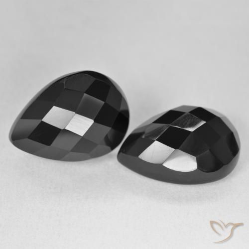 Shop natural 21.42ct Noire Onyx gems, En forme de poire, from Sri Lanka at GemSelect. In stock, global shipping!