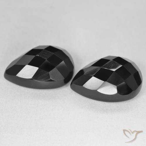 Shop natural 21.42ct Noire Onyx gems, En forme de poire, from Sri Lanka at GemSelect. In stock, global shipping!