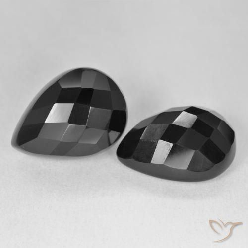 Shop natural 22.32ct Noire Onyx gems, En forme de poire, from Sri Lanka at GemSelect. In stock, global shipping!