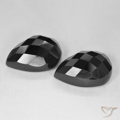 Shop natural 21.71ct Noire Onyx gems, En forme de poire, from Sri Lanka at GemSelect. In stock, global shipping!