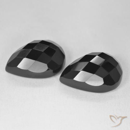 Shop natural 21.82ct Noire Onyx gems, En forme de poire, from Sri Lanka at GemSelect. In stock, global shipping!