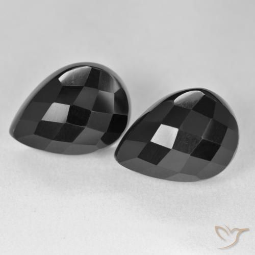 Shop natural 21.54ct Noire Onyx gems, En forme de poire, from Sri Lanka at GemSelect. In stock, global shipping!