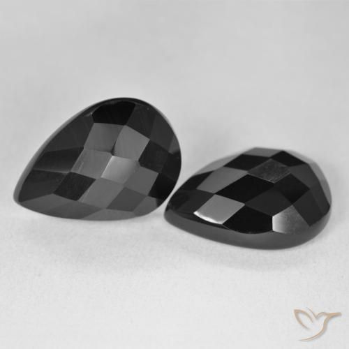 Shop natural 17.76ct Noire Onyx gems, En forme de poire, from Sri Lanka at GemSelect. In stock, global shipping!