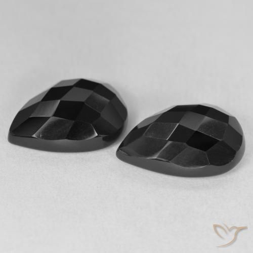 Shop natural 17.51ct Noire Onyx gems, En forme de poire, from Sri Lanka at GemSelect. In stock, global shipping!