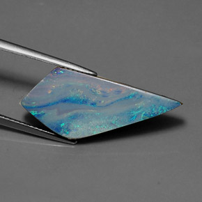 Doublet d'opale multicolore naturelle forme fantaisie, 7,60 ct, opaque