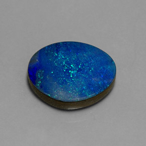 Doublet d'opale multicolore naturelle forme fantaisie, 6,11 ct, opaque