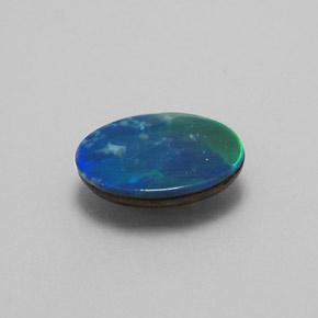 Opale Doublet Multicolore naturelle Coupe ovale, 0.73 ct, Opaque