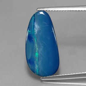 Doublet d'opale multicolore naturelle forme fantaisie, 4,42 ct, opaque