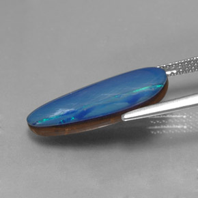 Doublet d'opale multicolore naturelle forme fantaisie, 4,42 ct, opaque