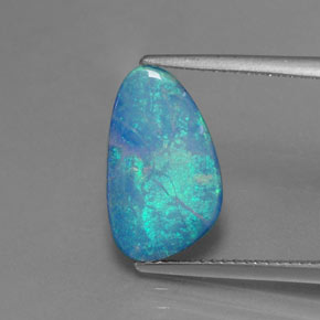 Doublet d'opale multicolore naturelle forme fantaisie, 2,26 ct, opaque