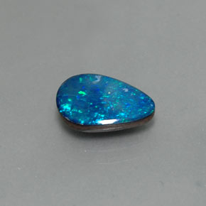 Doublet d'opale multicolore naturelle forme fantaisie, 1,64 ct, opaque
