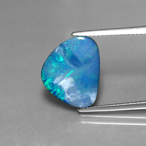 Doublet d'opale multicolore naturelle forme fantaisie, 3,71 ct, opaque