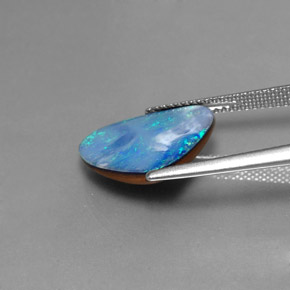 Doublet d'opale multicolore naturelle forme fantaisie, 3,71 ct, opaque