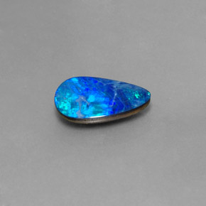 Doublet d'opale multicolore naturelle forme fantaisie, 2,68 ct, opaque