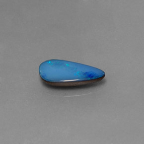 Doublet d'opale multicolore naturelle forme fantaisie, 1,30 ct, opaque